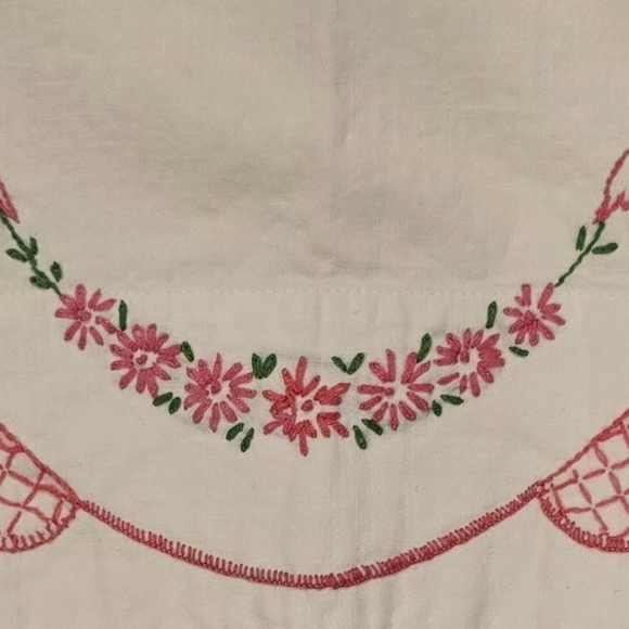 VTG Hand Embroidered Crochet Pillow Case Southern Belle 100% Cotton Standard. - Picture 5 of 10